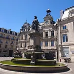Meuse - Train Station 5 Mins Away - Hyper Center - Apartment *