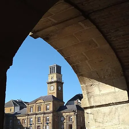 Meuse - Ground Floor - Hyper Center - Train Station 5 Mins Away * Charleville-Mézières