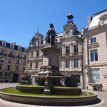 Studio Meuse - Train Station 5 Mins Away - Hyper Center - Апартаменты *